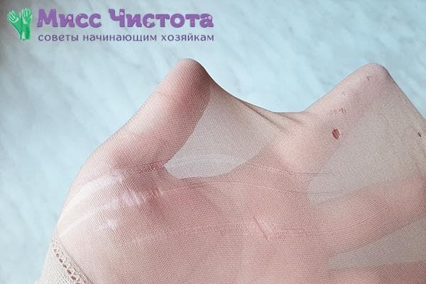 Chaussette en nylon avec flèches et trous