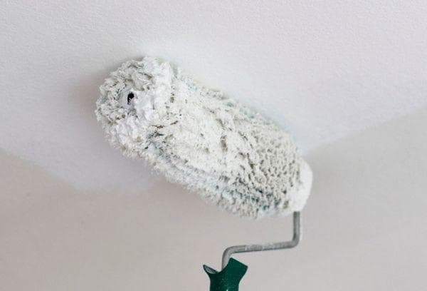 Blanchir le plafond à la chaux