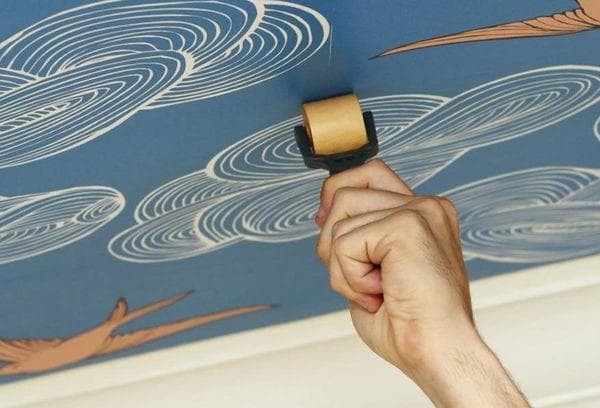 Papier peint au plafond