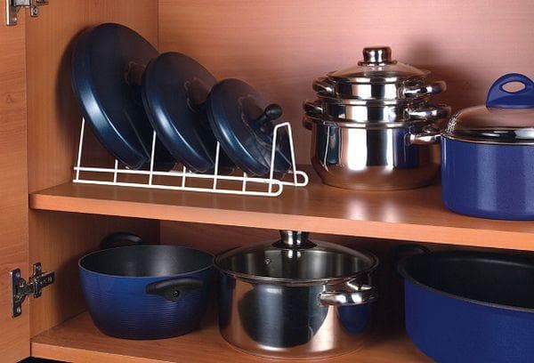 Des casseroles dans le placard