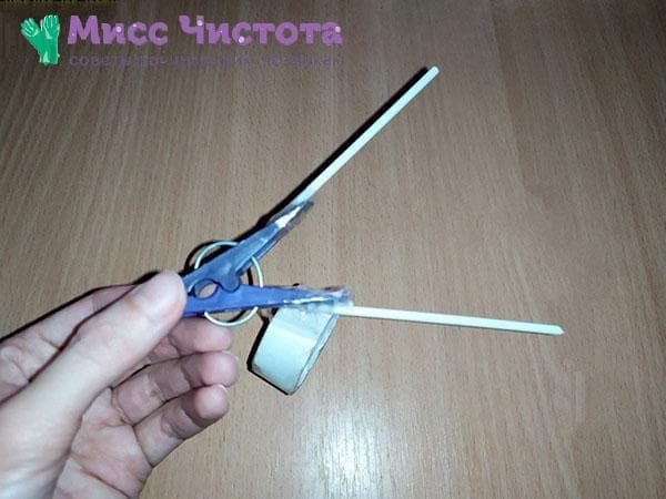 Pincettes longues DIY fabriquées à partir de pinces à linge