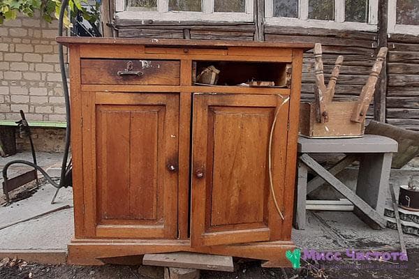 Commode avant restauration