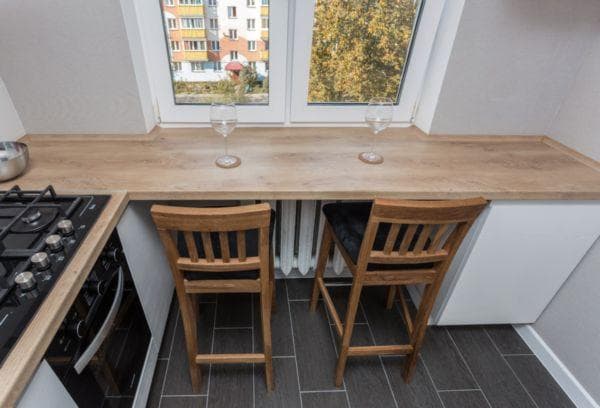 Table de rebord de fenêtre