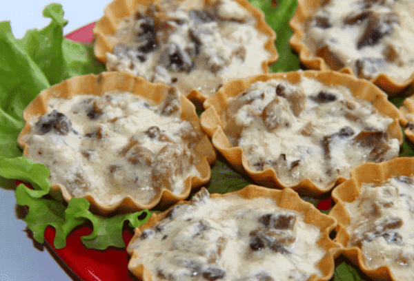 Tartelettes au poulet et champignons (julienne)