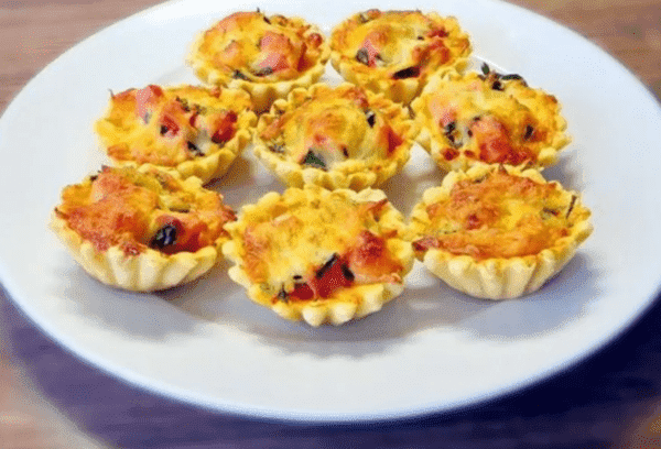 Tartelettes aux saucisses et au fromage (mini-pizzas)