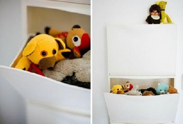 Jouets pour enfants dans une boîte à chaussures