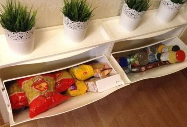 Etagère pour articles de cuisine