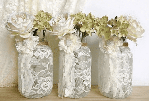 Vase en dentelle
