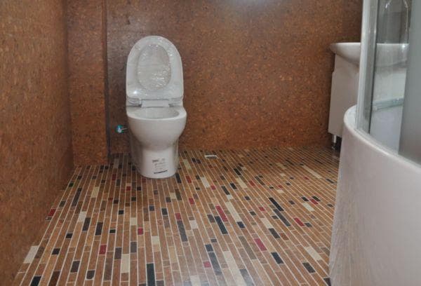 Utiliser du linoléum dans la salle de bain