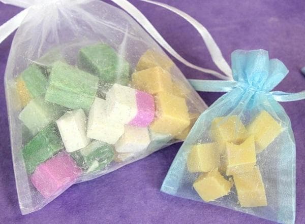 Restes de savon dans un sac