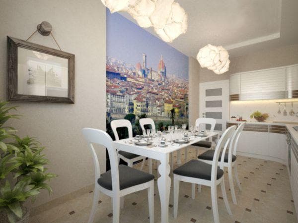 Horloge murale près de la table à manger dans la cuisine