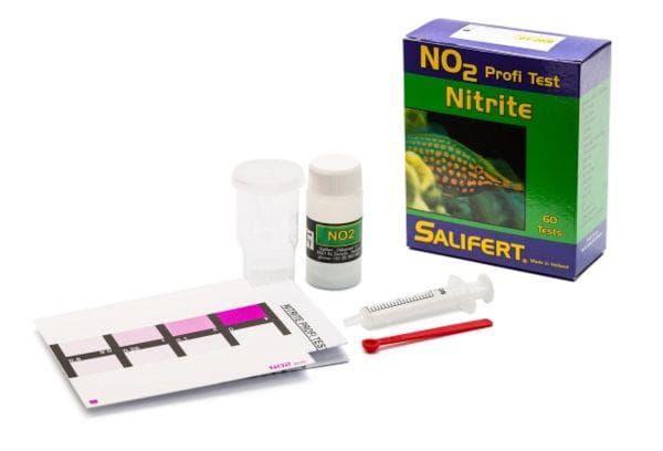 Test de nitrates dans un aquarium