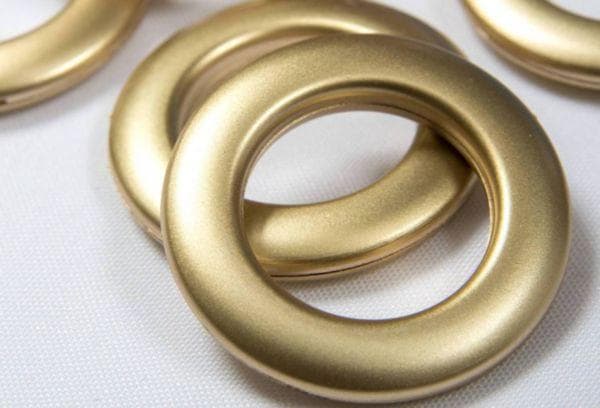 Oeillets métalliques