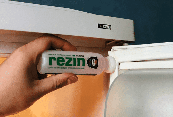 Lubrifier la gomme du réfrigérateur