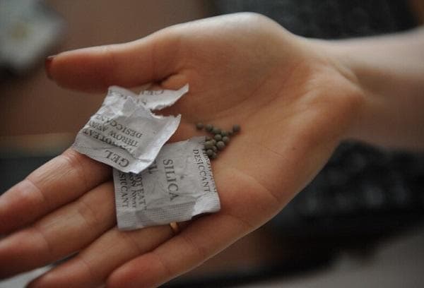 Gel de silice sur la paume