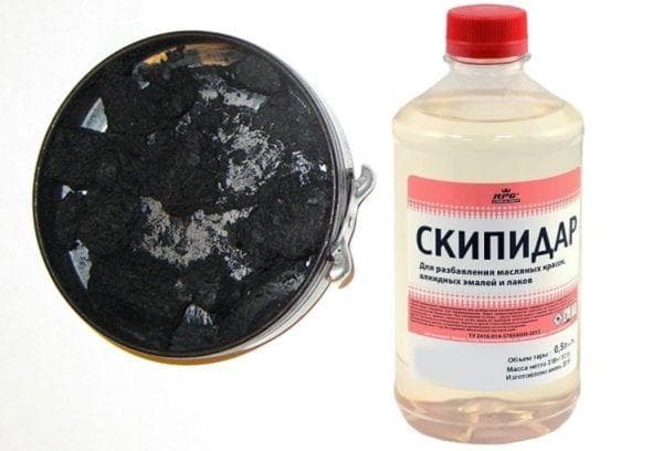 Crème noire et térébenthine