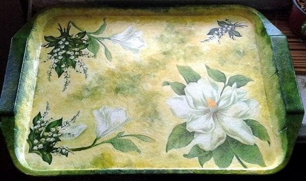 Plateau en métal de découpage