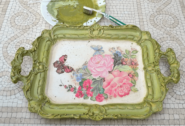 Décor de plateau en métal