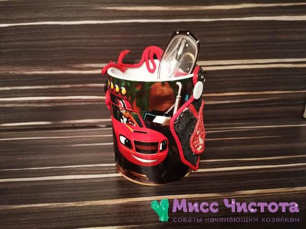 Ranger les verres dans une tasse