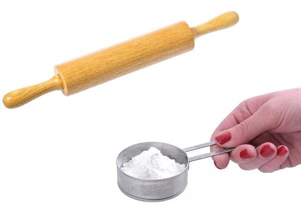 Broyer le sucre avec un rouleau à pâtisserie