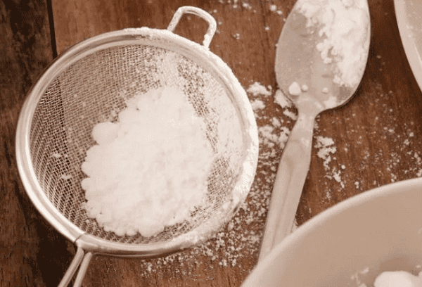 Poudre préparée dans un broyeur à grains