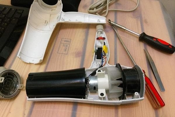 Vieux sèche-cheveux