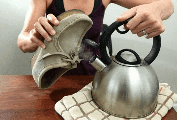 Nettoyage de chaussures à la vapeur