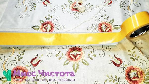 ruban adhésif double face pour fixer les stores en papier à la fenêtre