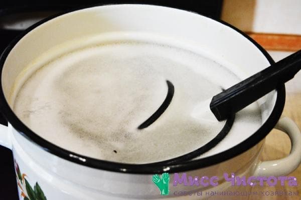 cuisiner des casseroles sales