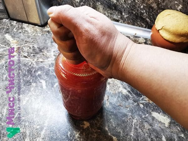 frappe la canette avec ton poing