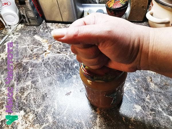 frapper sur la canette