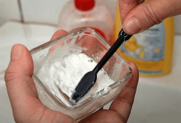 Nettoyer les pièces avec du bicarbonate de soude