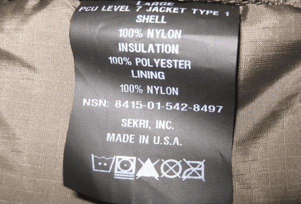 Etiquette sur la veste