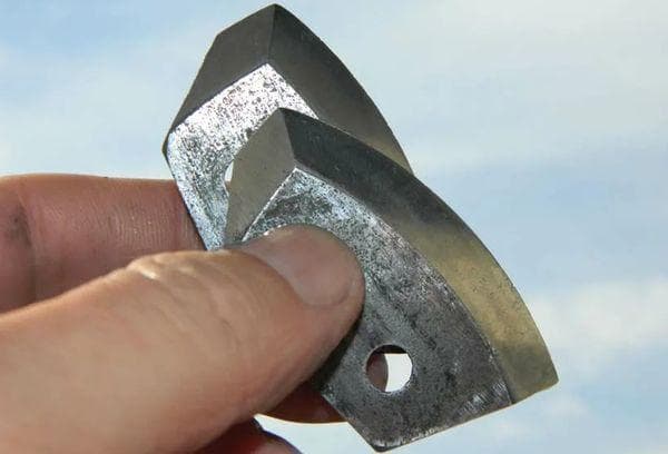 Affûtage des couteaux semi-circulaires