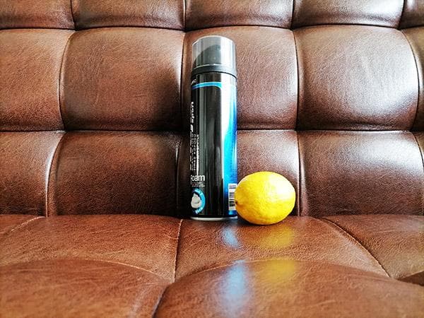 produits de nettoyage pour canapé en cuir