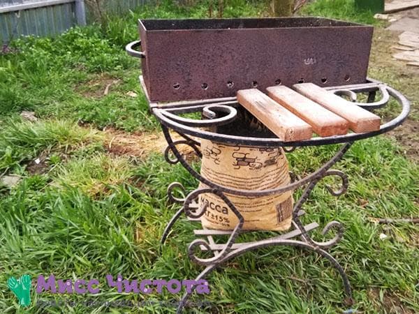 gril extérieur pour griller la viande