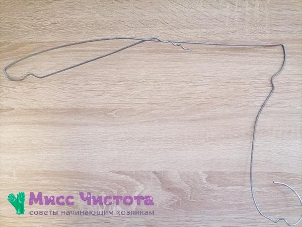 Support incurvé pour outil de nettoyage