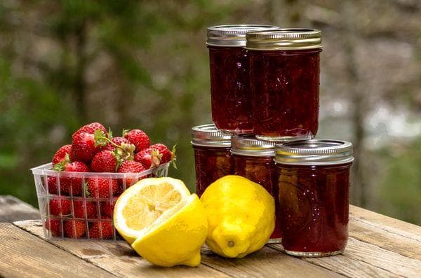 Confiture de fraises au jus de citron