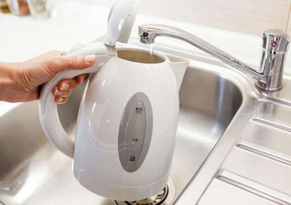 Bouilloire électrique blanche