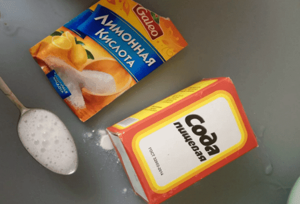 Bicarbonate de soude et acide citrique
