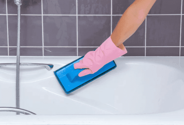 Nettoyage de la baignoire