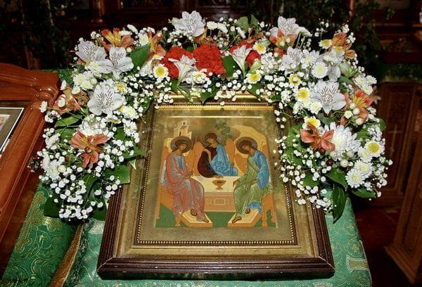 Icône de la Sainte Trinité dans l'église