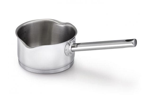 Casserole avec bec verseur