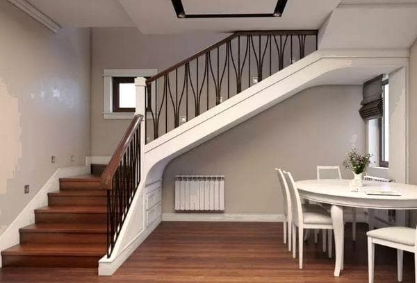 Escaliers dans la maison