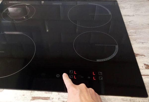 Allumer la cuisinière à induction