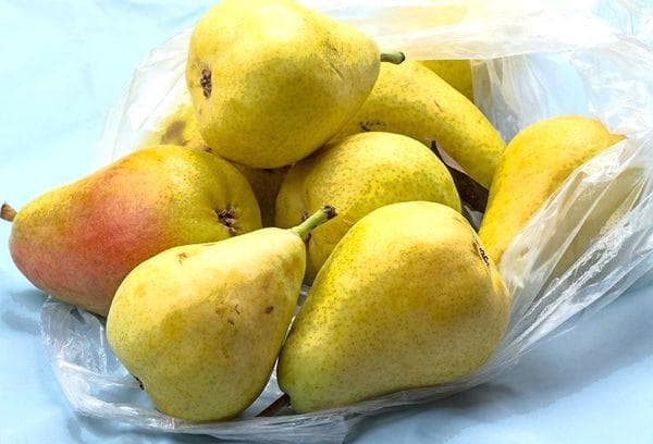Poires en sachet