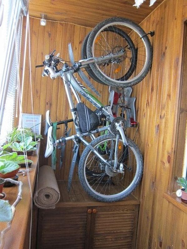 Vélo sur le balcon