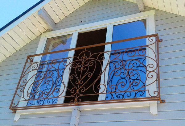 Balcon avec vitrage français