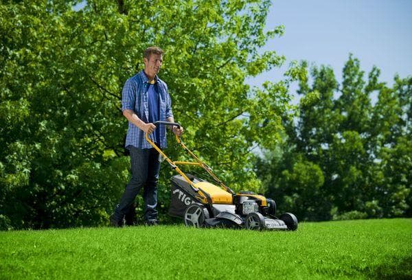 Tondeuse à essence 2