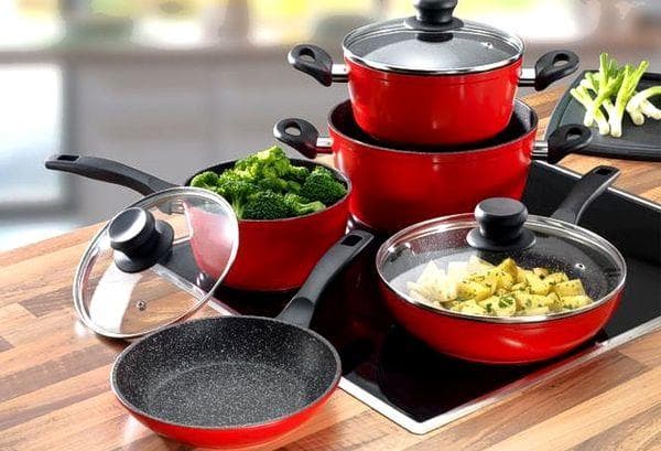 Ensemble de casseroles de cuisine